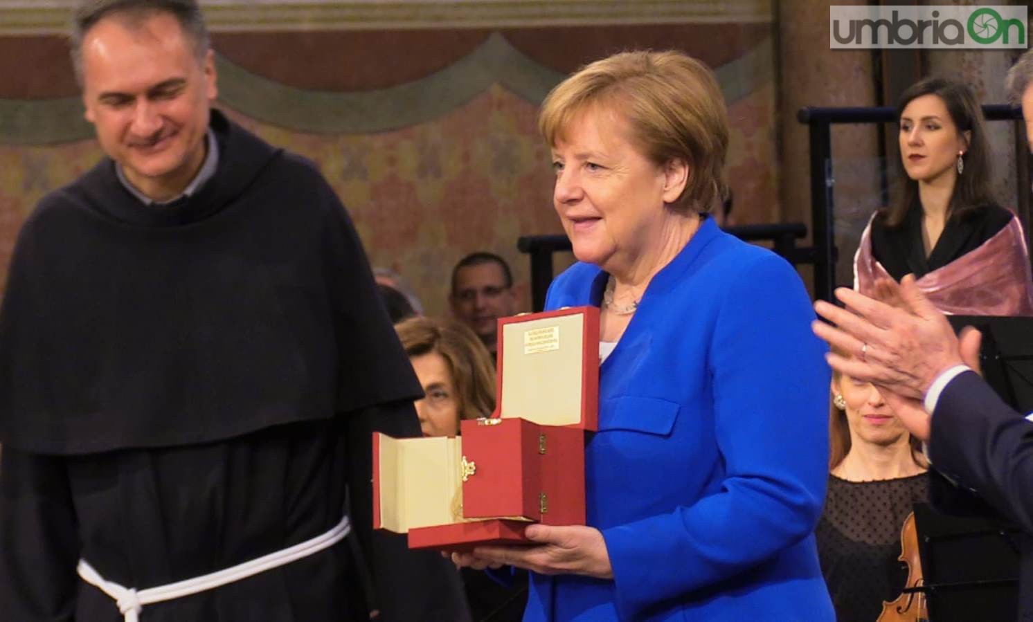 Merkel Ad Assisi Per La Lampada Della Pace UmbriaON