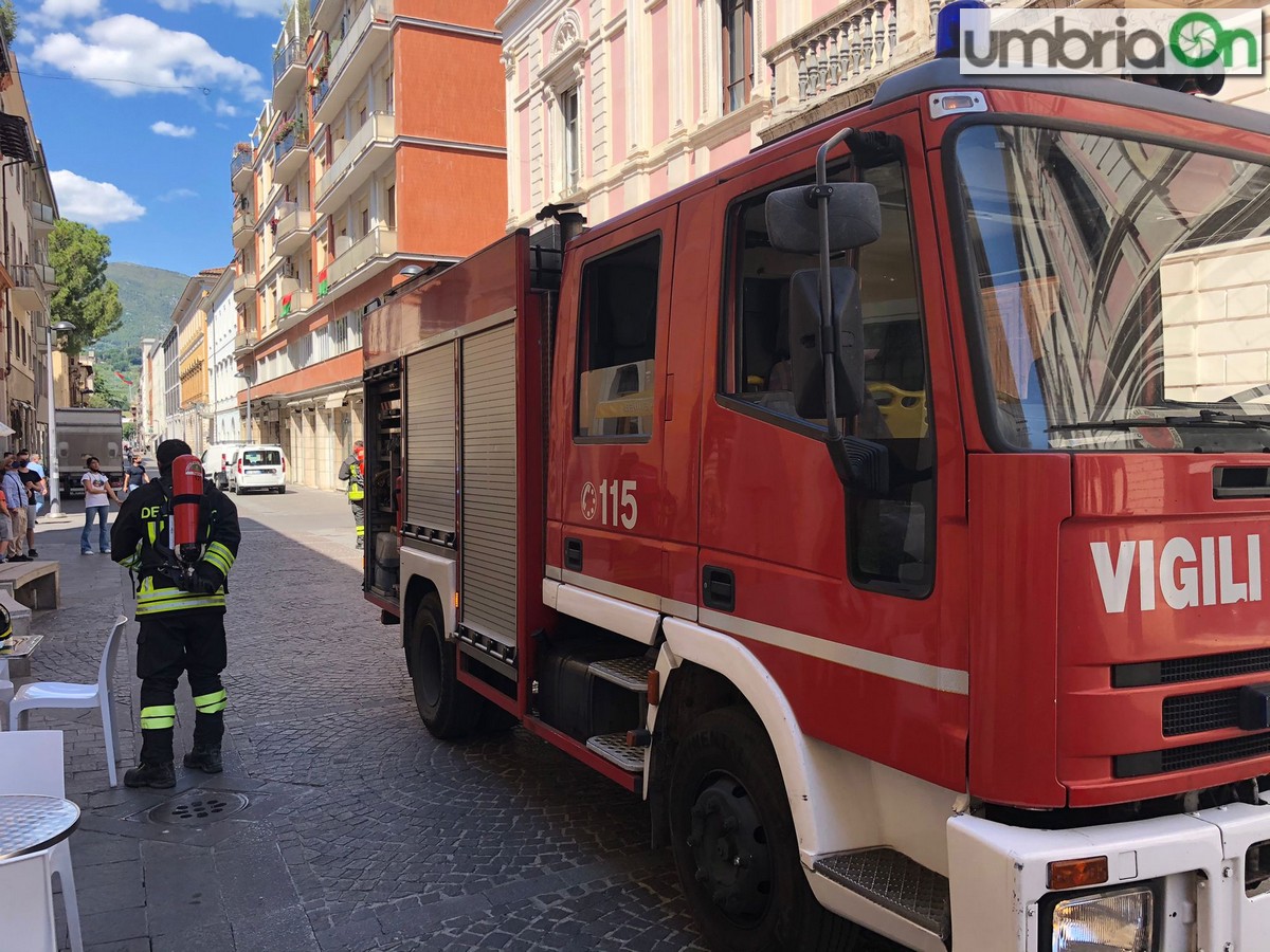 Fiamme Nel Palazzo Paura In Corso Tacito Uomo Soccorso Dal 118 UmbriaON