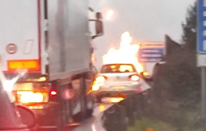 Città di Castello auto a fuoco paura in E45 umbriaON