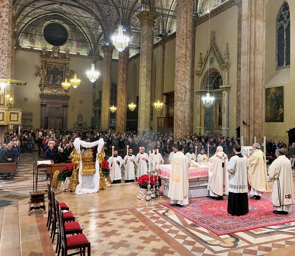 Messa-notte-Natale-cattedrale-Perugia-24-25-dicembre-2019-3