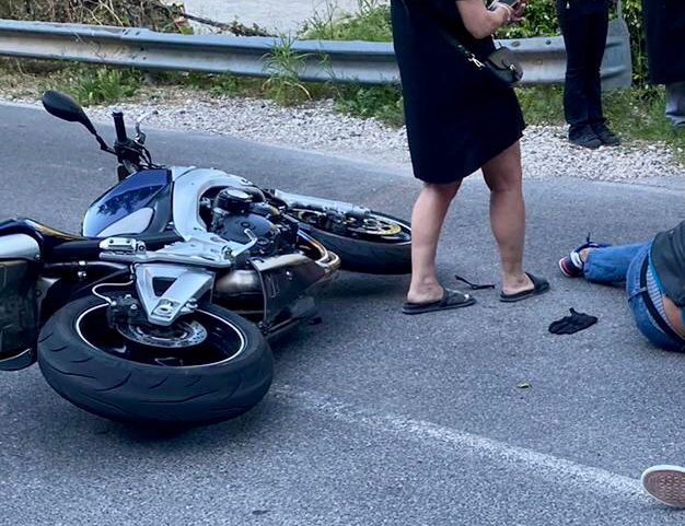 Piediluco Scontro Moto Auto Trovato Luomo Che Viaggiava Sulla