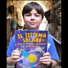 Amelia: a 12 anni scrive un libro per bambini sul sistema solare