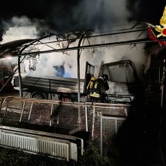 Terni: brucia autocarro a Gabelletta. Scatta l’intervento del 115
