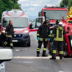 E45, Città di Castello: impatto tra auto, due ferite. Nibbio in azione